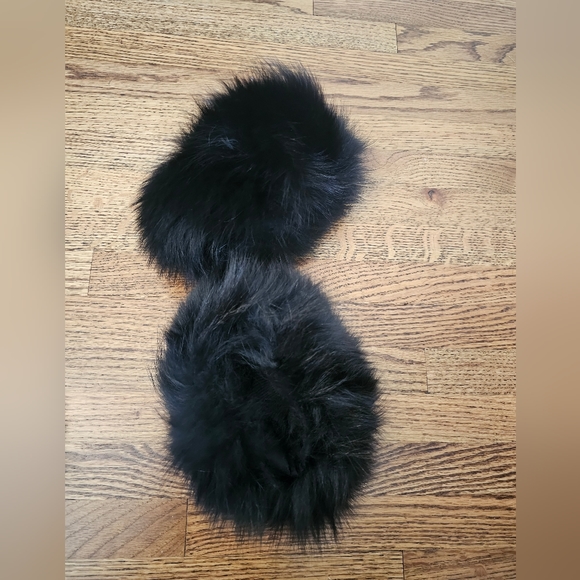 Faux fur wrist cuffs - Picture 1 of 6